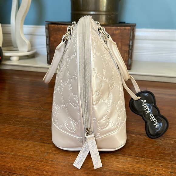 Hello Kitty Pearl Loungefly Designer Tote - Picture 3 of 16